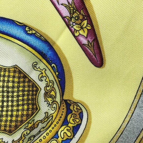 Auth HERMES Carre 90 - Light Yellow Dark yellow Multi Scarf - Picture 5 of 7